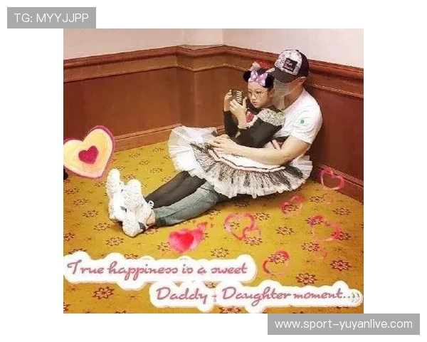 足球明星带孩子现身街头互动甜蜜 父爱满满暖心视频曝光