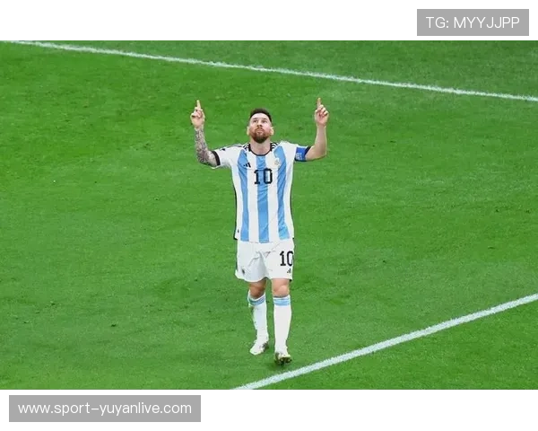 足球赛球星致辞:激情与荣耀交织,展现团队精神与不懈奋斗的力量 足球赛球星致辞:激情与荣耀交织,展现团队精神与不懈奋斗的力量